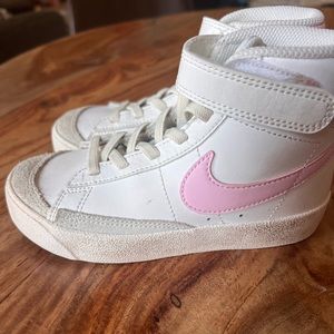 Nike Blazer 77 girls size 11. White with pink.